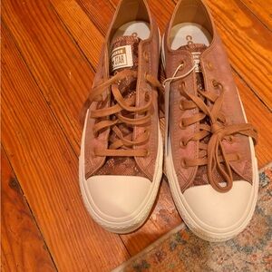Converse Tan Low-Top Sneakers